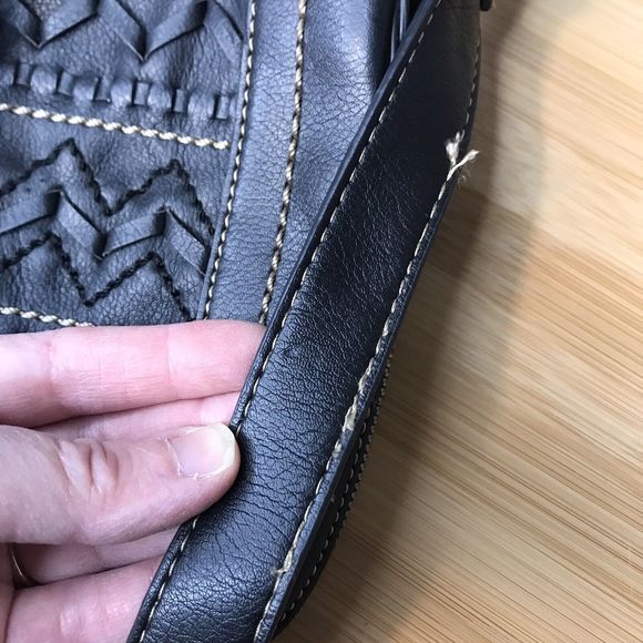 CHAPS Boho Western Country Woven Synthetic Leather Purse Crossbody - Picture 9 of 11